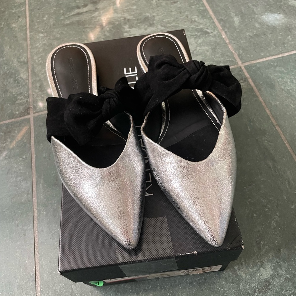 Kendall + Kylie pointed toe mule brand new